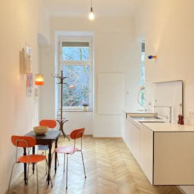 Apartment for rent for €1,200 per month in Vienna, Zwölfergasse