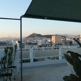 Apartment for rent for €600 per month in Výronas, Mesolongiou