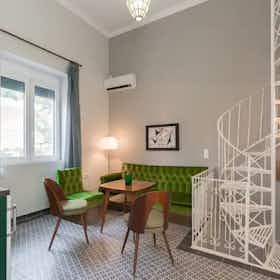 Квартира за оренду для 1 240 EUR на місяць у Athens, Troon