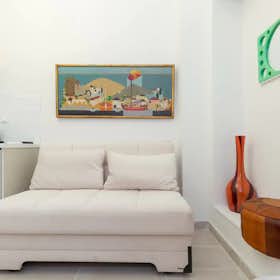 Apartamento en alquiler por 992 € al mes en Athens, Troon