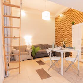 Monolocale for rent for 217.179 HUF per month in Budapest, Kazinczy utca