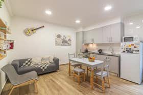 Appartement te huur voor € 980 per maand in Olhão, Rua dos Micanos