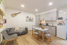 公寓 正在以 €980 的月租出租，其位于 Olhão, Rua dos Micanos