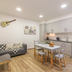 Apartment for rent for €980 per month in Olhão, Rua dos Micanos