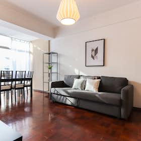 Apartment for rent for €1,602 per month in Lisbon, Avenida Casal Ribeiro