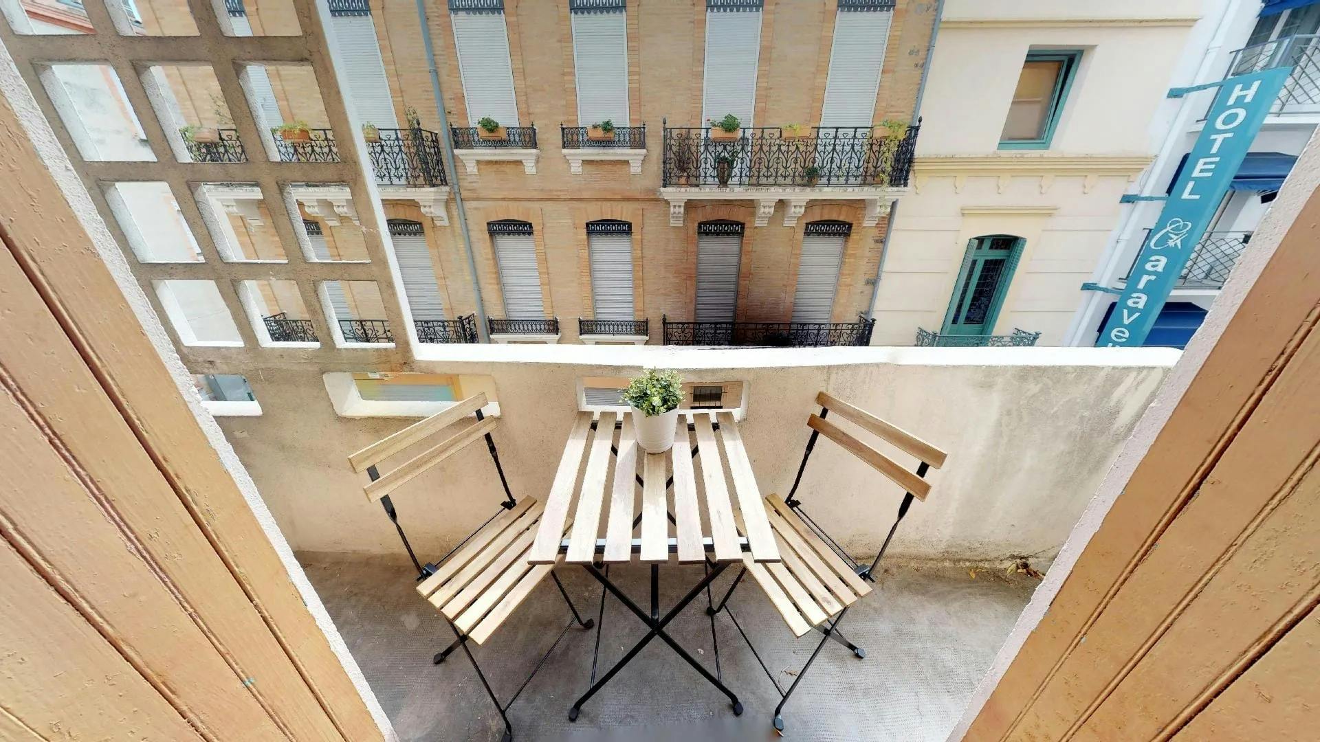 Private room for rent on Rue Agathoise, Toulouse - Plus
