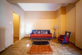 Apartment for rent for €1,100 per month in Athens, 3is Septemvriou