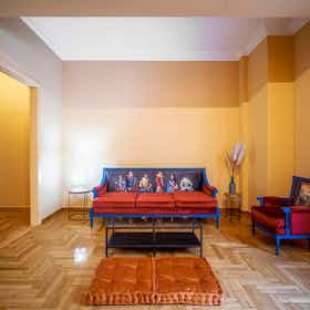 Apartment for rent for €1,100 per month in Athens, 3is Septemvriou