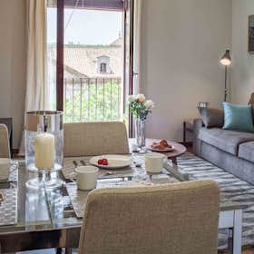 Apartment for rent for €2,257 per month in Barcelona, Carrer de les Floristes de la Rambla
