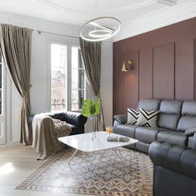 Apartment for rent for €3,652 per month in Barcelona, Carrer de València