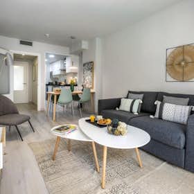 公寓 正在以 €1,837 的月租出租，其位于 L'Hospitalet de Llobregat, Carrer de Pujós