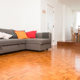 Apartment for rent for €1,290 per month in Porto, Rua de Primeiro de Janeiro