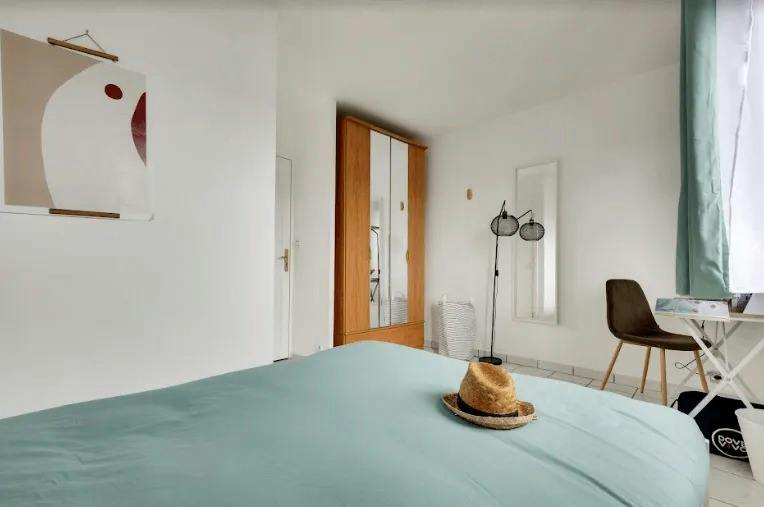 Private room for rent on Avenue Jean Jaurès, Paris - Vue 3