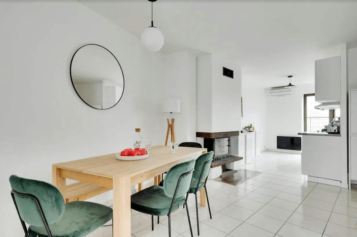 Private room for rent on Avenue Jean Jaurès, Paris - Plus