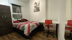Private room for rent for £902 per month in London, Denmark Road