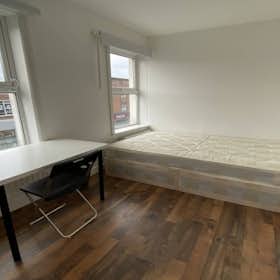 WG-Zimmer for rent for 1.000 £ per month in London, Denmark Road
