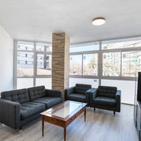 Apartment for rent for €2,200 per month in Barcelona, Carrer de Buenaventura Muñoz
