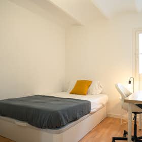 Private room for rent for €500 per month in Barcelona, Carrer Nou de la Rambla