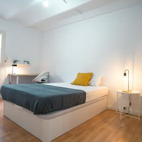 Privé kamer for rent for € 565 per month in Barcelona, Carrer Nou de la Rambla