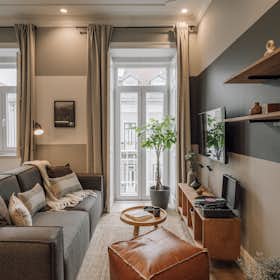 Apartment for rent for €3,897 per month in Lisbon, Rua Almeida e Sousa