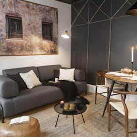 Apartment for rent for €3,511 per month in Paris, Rue de Babylone