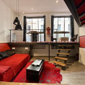 Apartment for rent for €1,750 per month in Lyon, Rue des Charmettes