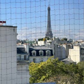 Studio for rent for €900 per month in Paris, Rue de Babylone
