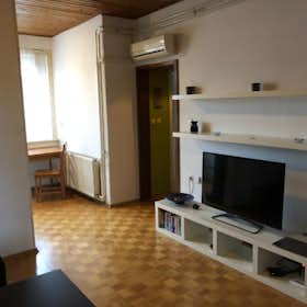 Apartment for rent for €1,300 per month in Ljubljana, Parmova ulica