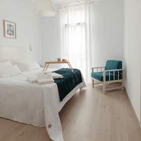 公寓 正在以 €3,000 的月租出租，其位于 Adeje, Avenida Rafael Puig Lluvina