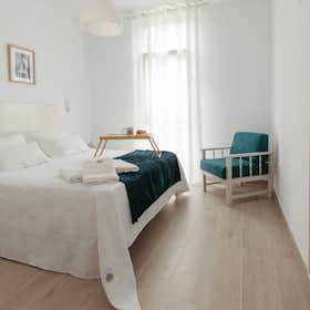 Appartement te huur voor € 3.000 per maand in Adeje, Avenida Rafael Puig Lluvina