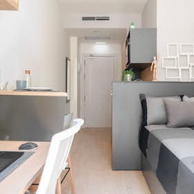 单间公寓 正在以 €700 的月租出租，其位于 Granada, Calle Profesor Clavera