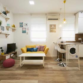 Studio for rent for €1,617 per month in Madrid, Calle de Provisiones