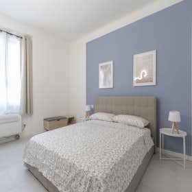Apartment for rent for €1,650 per month in Milan, Via Generale Gustavo Fara