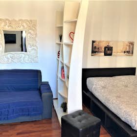 Apartment for rent for €1,500 per month in Milan, Via Pietro Rubens