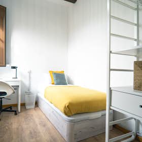 Privé kamer te huur voor € 550 per maand in Barcelona, Carrer Nou de la Rambla