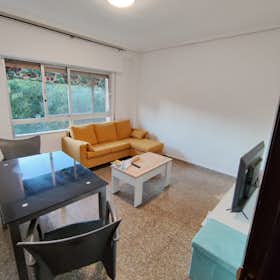 Private room for rent for €330 per month in Valencia, Carrer Jerónima Galés