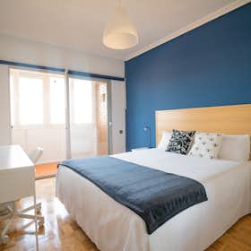 Private room for rent for €695 per month in Madrid, Avenida de Monforte de Lemos