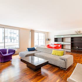 Apartment for rent for €6,445 per month in Paris, Rue de Monttessuy