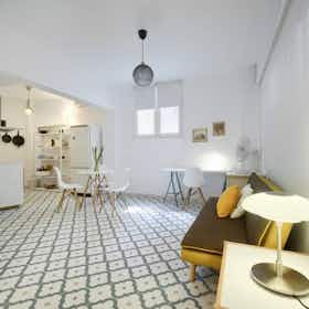 单间公寓 正在以 €1,100 的月租出租，其位于 Athens, Alektoros