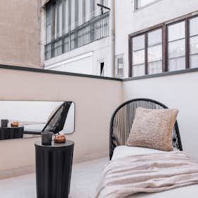 Apartment for rent for €3,597 per month in Barcelona, Gran Via de les Corts Catalanes