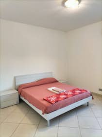Privé kamer te huur voor € 700 per maand in Cinisello Balsamo, Via Guido Gozzano
