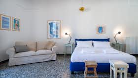 Apartment for rent for €1,400 per month in Lecce, Via Roberto di Biccari