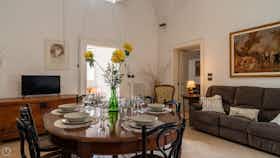 Apartment for rent for €2,376 per month in Lecce, Via Santa Maria dei Veterani