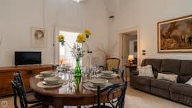 Appartement te huur voor € 2.376 per maand in Lecce, Via Santa Maria dei Veterani