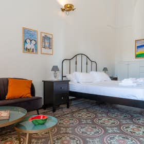 Apartment for rent for €1,653 per month in Lecce, Via Roberto di Biccari