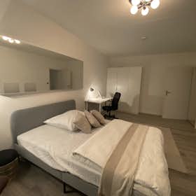 WG-Zimmer for rent for 850 € per month in Munich, Josef-Wirth-Weg