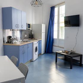 Apartment for rent for €3,000 per month in Málaga, Plaza de Uncibay