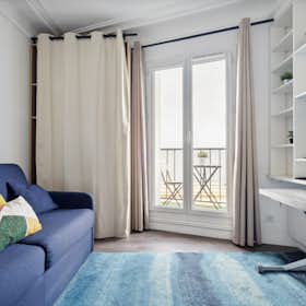 Studio for rent for €1,075 per month in Paris, Rue du Cardinal Lemoine