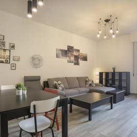 Apartment for rent for €111 per month in Florence, Via Luigi Gordigiani