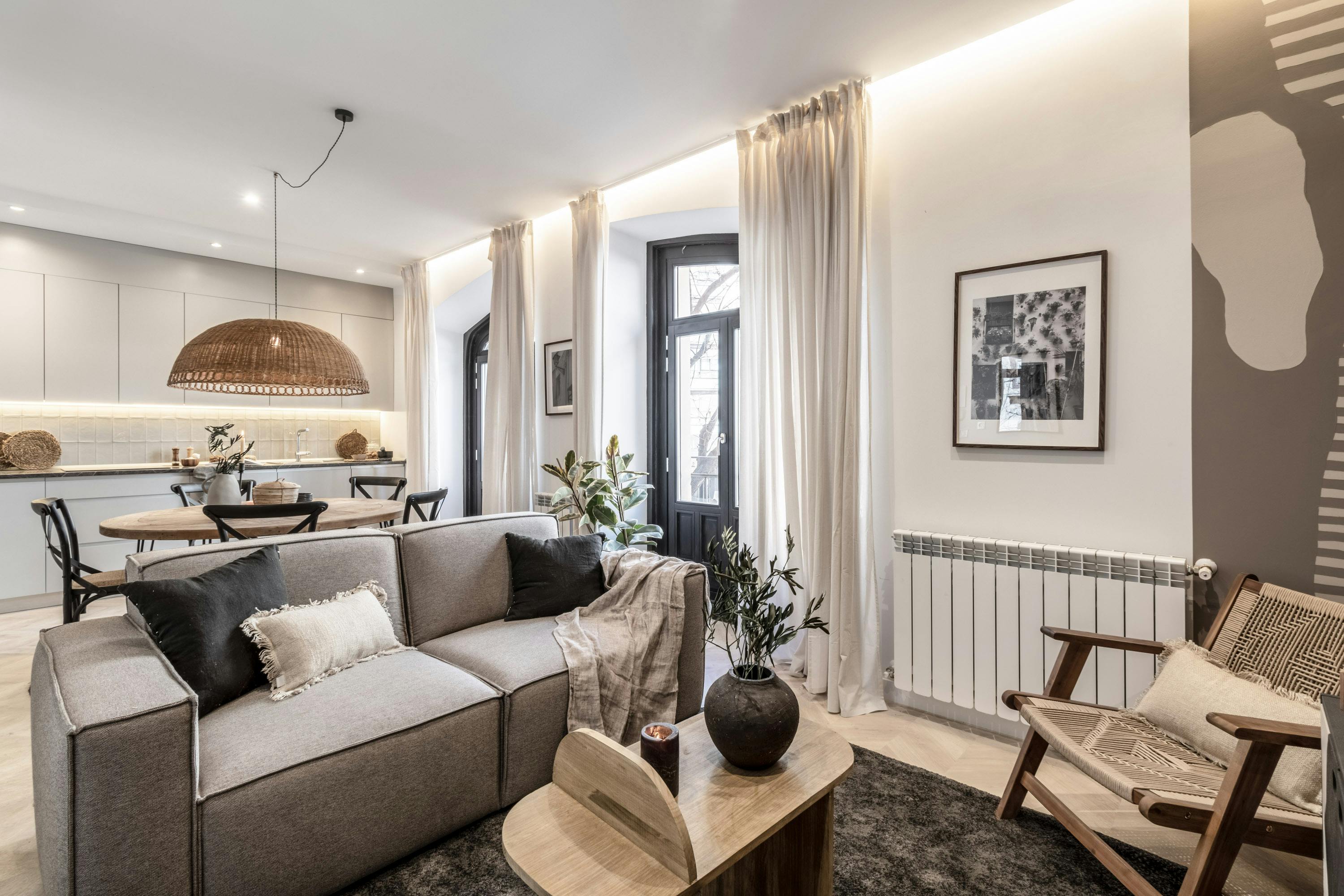 Apartment for rent for €5,033 per month in Madrid, Calle Luchana